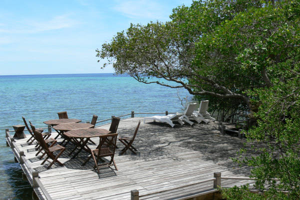 Menjangan Jungle & Beach Resort Beach 03