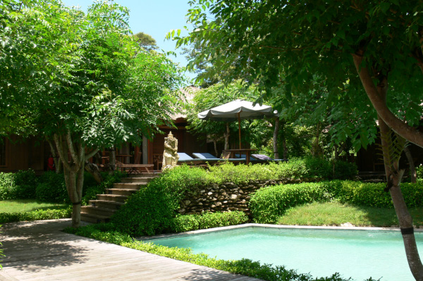 Menjangan Jungle & Beach Resort Pool 02