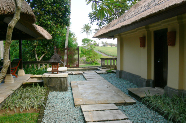 Meridien Tanah Lot Villa Outside 02