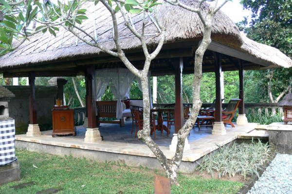 Meridien Tanah Lot Villa Outside 03
